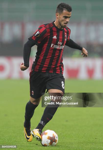 Fernandez Suso of AC Milan in action during the UEFA Europa League group D match between AC Milan and AEK Athens at Stadio Giuseppe Meazza on October...