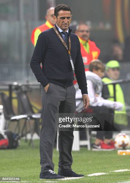 Athens coach Manuel Jimenez watches the action during the UEFA Europa League group D match between AC Milan and AEK Athens at Stadio Giuseppe Meazza...
