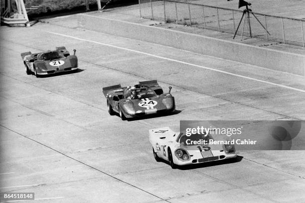 Pedro Rodriguez, Sam Posey, Mario Andretti, Porsche 917K, Ferrari 512S Spyder, , 12 Hours of Sebring, Sebring, 04 October 1970.