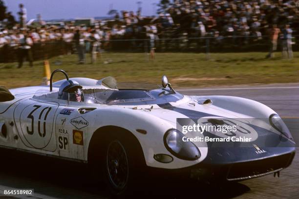 Pedro Rodriguez, Ferrari 330P, 12 Hours of Sebring, Sebring, 27 March 1965.