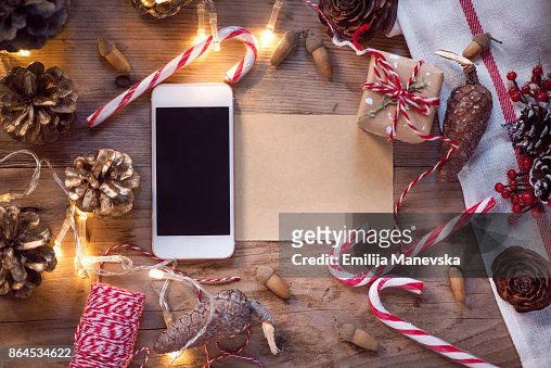 268 Christmas Phone Wallpaper Photos and Premium High Res Pictures - Getty  Images