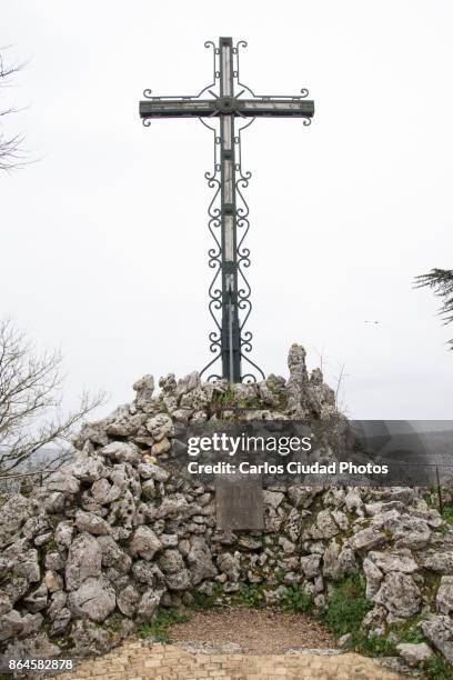 cross of jerusalem in the sanctuary of rocamadour, midi-pyrenees, france - camino de santiago pyrenees stock pictures, royalty-free photos & images