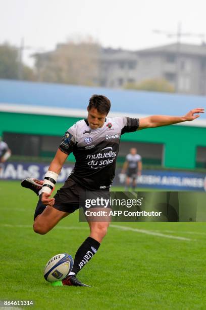 Toulon's French fly-half Francois Trinh-Duc kicks a penalty during the European Rugby Champions Cup match Benetton Treviso vs RC Toulon at the Monigo...