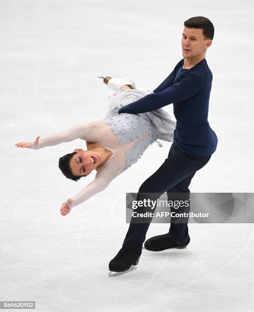 Italian Chalrene Guignard and Marco Fabbri compete in the Ice Dance free dance at the ISU Grand Prix Rostelecom Cup in Moscow on October 21, 2017. /...