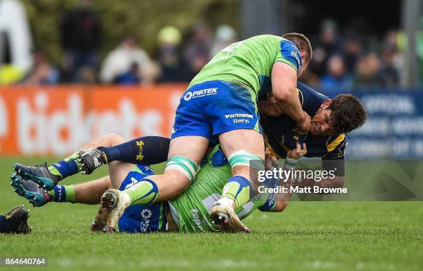 Galway , Ireland - 21 October 2017; Donncha O'Callaghan of Worcester Warriors is tackled by Kieran Marmion, bottom, and James Cannon of Connacht...