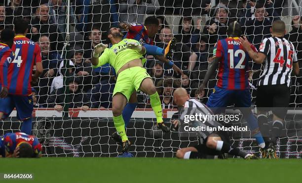 Mikel Merino of Newcastle United scores the only goal of the game during the Premier League match between Newcastle United and Crystal Palace at St....