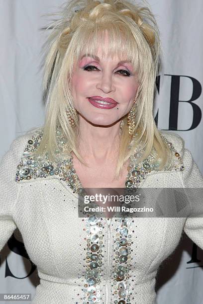 Singer Dolly Parton attends the 2009 Tony Awards Meet the Nominees press reception at The Millennium Broadway Hotel on May 6, 2009 in New York City.