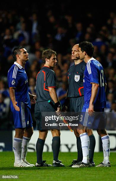 Frank Lampard and Michael Ballack of Chelsea argues with referee Tom Henning Ovrebo during the UEFA Champions League Semi Final Second Leg match...