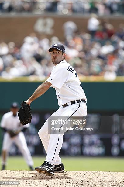 Justin Verlander of the Detroit Tigers delivers a pitch during the game between the Cleveland Indians and the Detroit Tigers in Detroit, Michigan at...