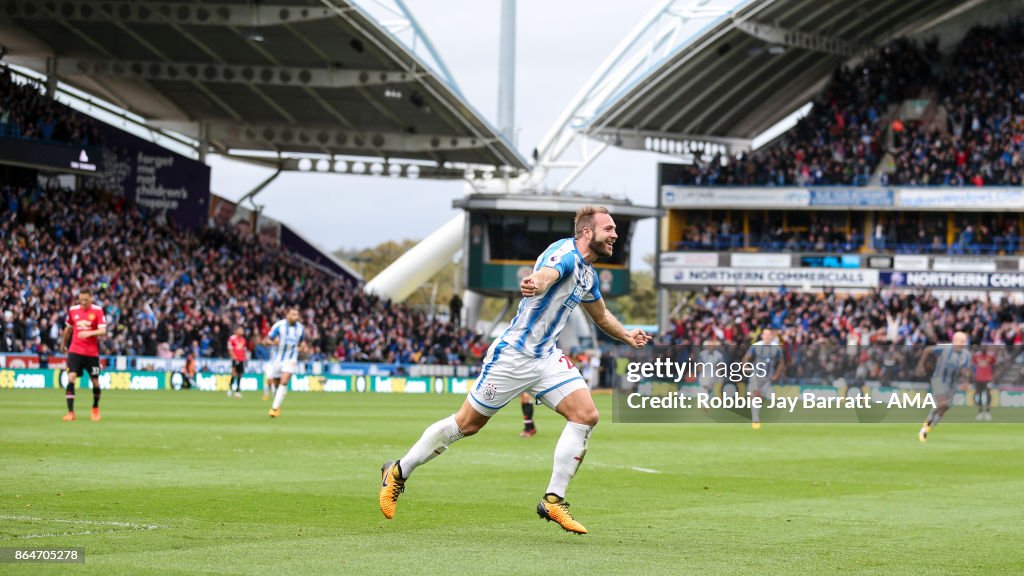 Huddersfield Town v Manchester United - Premier League