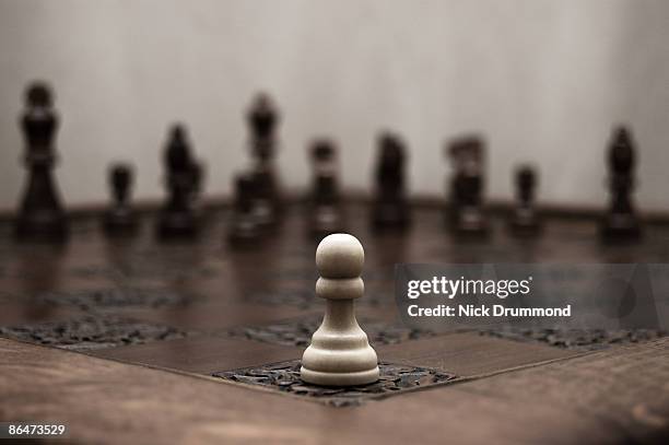 chess conflict - rivalry stock pictures, royalty-free photos & images