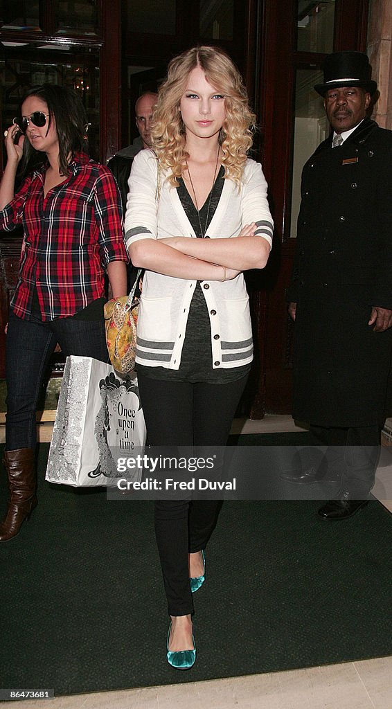 Taylor Swift Sighting in London - May 7, 2009