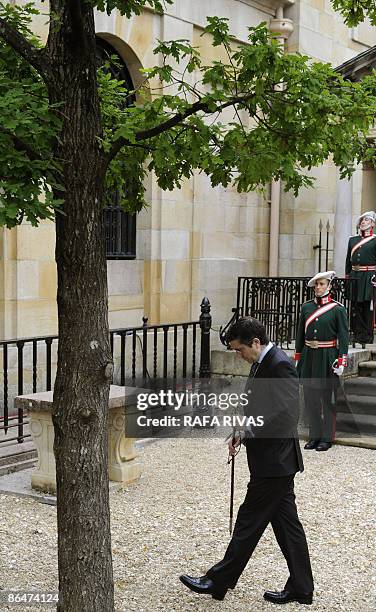 Basque Oak Tree Tree Of Guernica Photos and Premium High Res Pictures - Getty Images