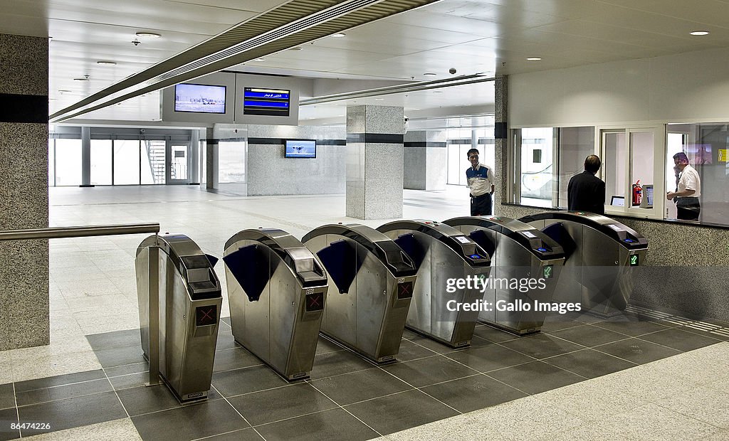 The Palm Monorail Opens For Business