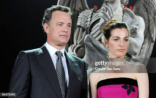 Actor Tom Hanks and actress Ayelet Zurer attend the "Angels & Demons" Japan Premiere at Marunouchi Building on May 7, 2009 in Tokyo, Japan. The film...