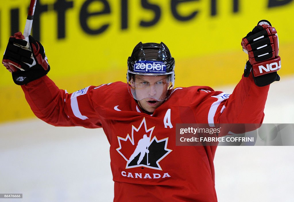 Canada's Dany Heatley celebrates his tea