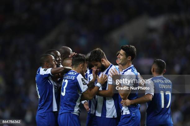 Porto's Brazilian defender Felipe celebrates after scoring goal with teammates during the Premier League 2017/18 match between FC Porto and FC Pacos...