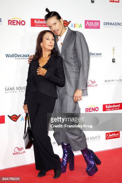 Daniela Ziegler and Jorge Gonzalez attend the 'Goldene Bild der Frau' award at Hamburg Cruise Center on October 21, 2017 in Hamburg, Germany.