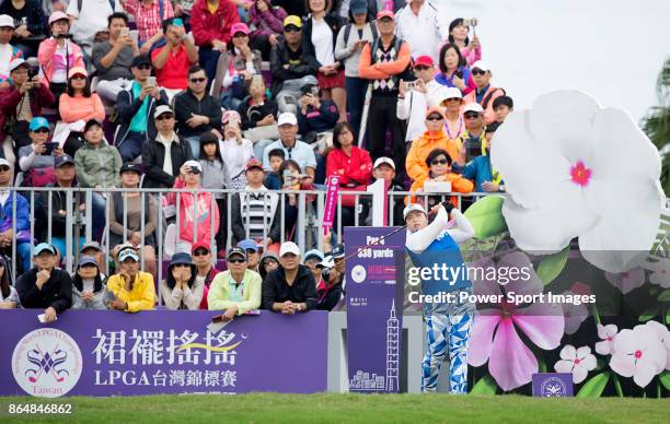 Shanshan Feng of China tees off on the first hole during day four of Swinging Skirts LPGA Taiwan Championship on October 22, 2017 in Taipei, Taiwan.
