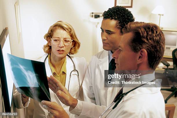 Doctors 35 1,401 26 X 35 Stock Photos, High-Res Pictures, and Images - Getty Images