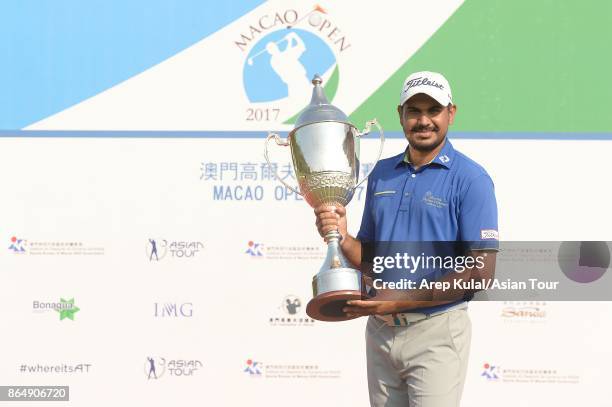 Gaganjeet Bhullar of India pose with trophy after winning the Macao Open 2017 at Macau Golf and Country Club on October 22, 2017 in Macau, Macau.