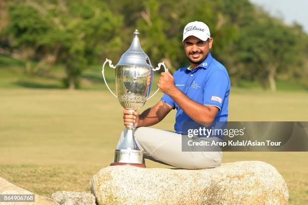 Gaganjeet Bhullar of India pose with trophy after winning the Macao Open 2017 at Macau Golf and Country Club on October 22, 2017 in Macau, Macau.