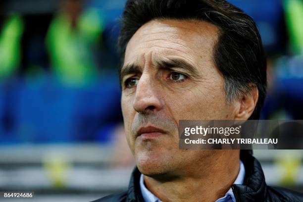 Amiens' head coach Christophe Pelissier looks on before the French L1 football match between Amiens and Bordeaux on October 21 at the Oceane stadium,...