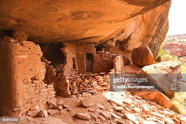 anasazi cliff dwelling remains - anasazi ruins bildbanksfoton och bilder