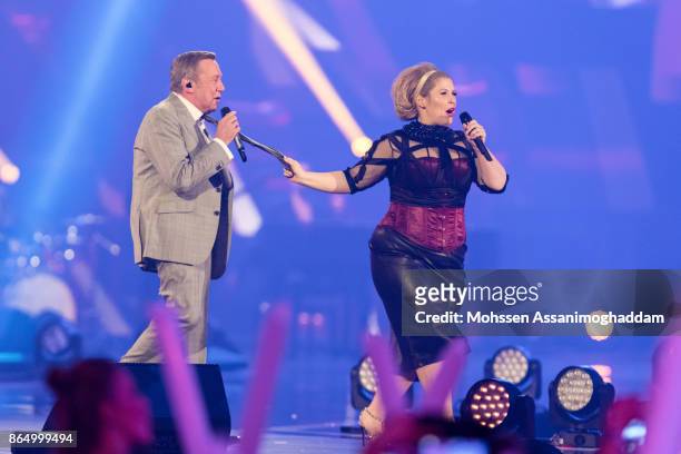 Roland Kaiser and Maite Kelly perform during the show 'Das Internationale Schlagerfest' at Westfalenhalle on October 21, 2017 in Dortmund, Germany.