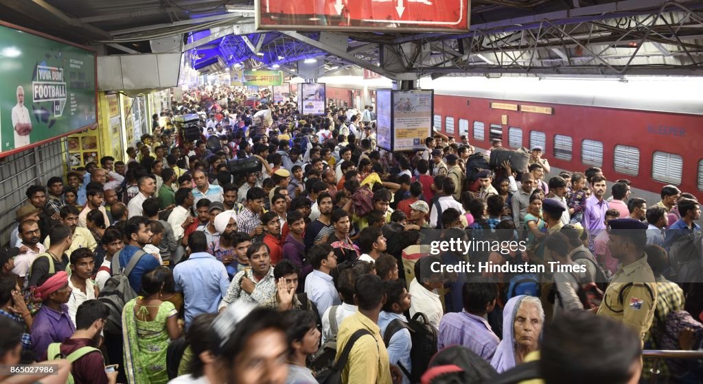 Heavy Rush Of Passengers At Railway Stations Due To Chhath Festival