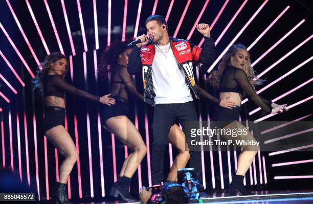 Liam Payne performs at the BBC Radio 1 Teen Awards 2017 at Wembley Arena on October 22, 2017 in London, England.