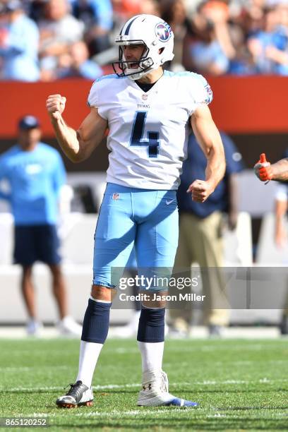 Ryan Succop of the Tennessee Titans celebrates after a field goal in the fourth quarter at FirstEnergy Stadium on October 22, 2017 in Cleveland, Ohio.