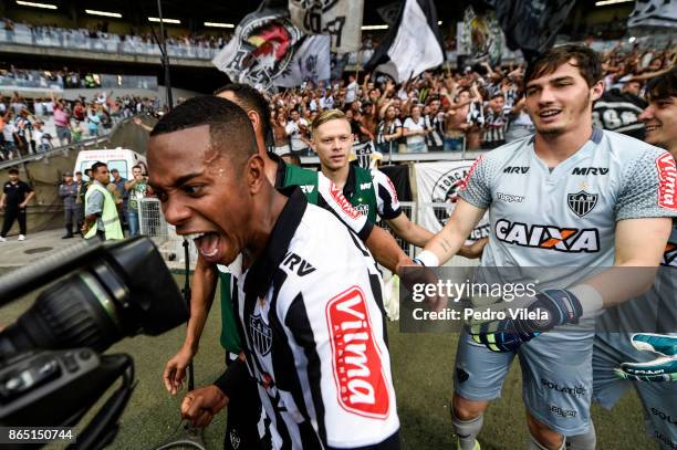 Robinho of Atletico MG celebrates a scored goal against Cruzeiro during a match between Cruzeiro and Atletico MG as part of Brasileirao Series A 2017...