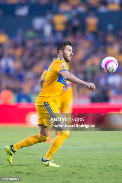 Andre-Pierre Gignac of Tigres observes the ball during the 14th round match between Tigres UANL and Toluca as part of the Torneo Apertura 2017 Liga...