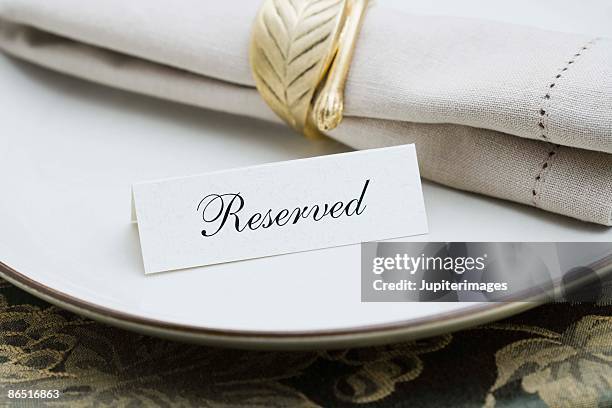 elegant table setting - posto riservato foto e immagini stock