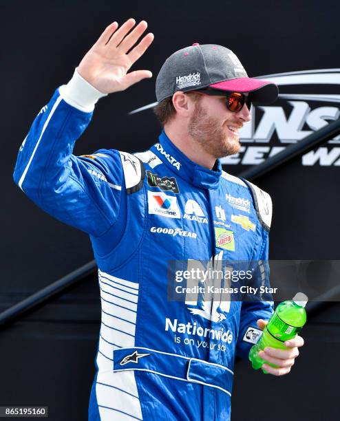 Dale Earnhardt Jr. Is introduced on Sunday, Oct. 22, 2017 before the NASCAR Hollywood Casino 400 race at the Kansas Speedway in Kansas City, Kan.