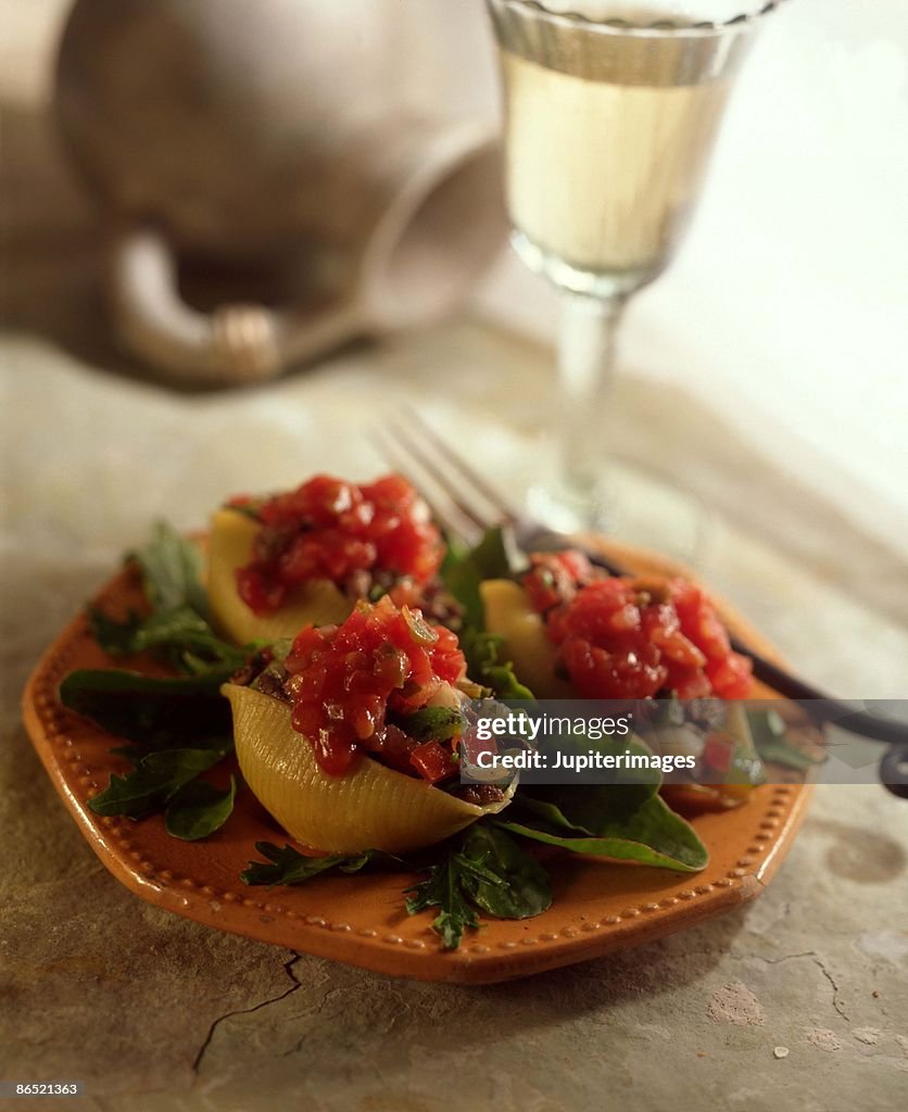 Stuffed shells with white wine