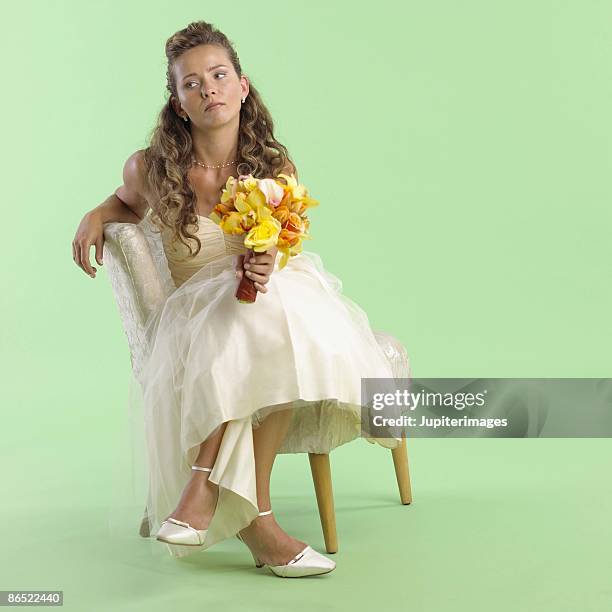 impatient bride waiting - impatience flowers - fotografias e filmes do acervo
