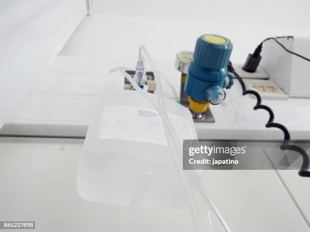 oxygen taps in a hospital room - helicobacter pylori stockfoto's en -beelden