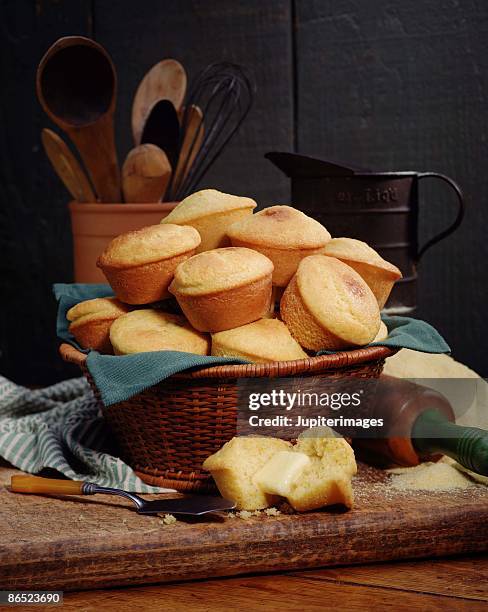 cornbread muffins - pão de milho - fotografias e filmes do acervo