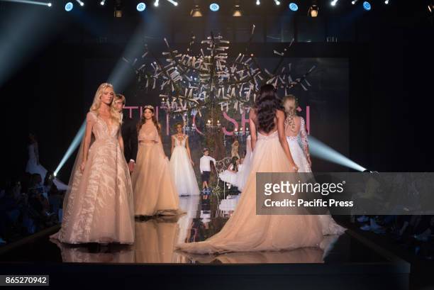 Fashion Show Pinella Passaro's wedding dresses to all weddings 2017 at Tutto Sposi Mostra D'Oltremare in Naples.