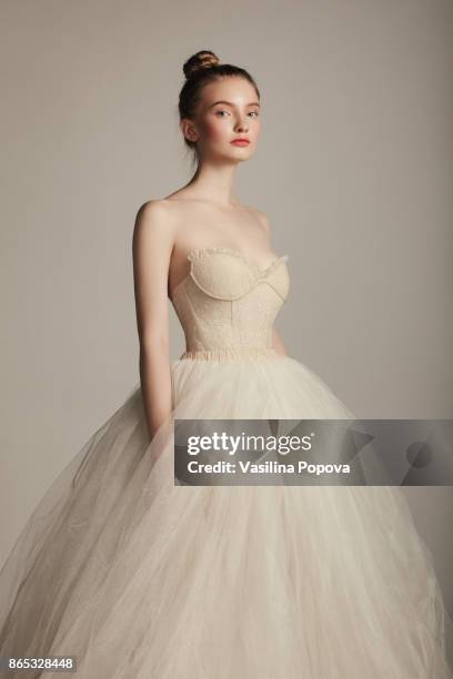 beautiful young girl in gown - strapless foto e immagini stock