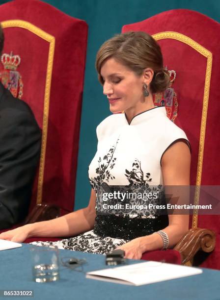 Queen Letizia of Spain attends the Princesa de Asturias Awards 2017 ceremony at the Campoamor Theater on October 20, 2017 in Oviedo, Spain.