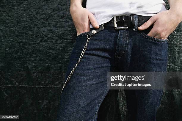 teenager wearing jeans with chain wallet - pocket chain foto e immagini stock