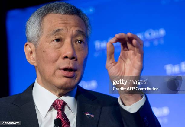 Singapore's Prime Minister Lee Hsien Loong speaks at the Economic Club of Washington in Washington, DC, October 23, 2017. / AFP PHOTO / SAUL LOEB