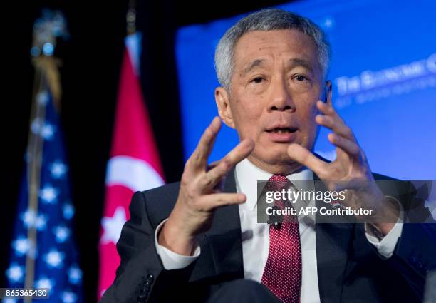 Singapore's Prime Minister Lee Hsien Loong speaks at the Economic Club of Washington in Washington, DC, October 23, 2017. / AFP PHOTO / SAUL LOEB