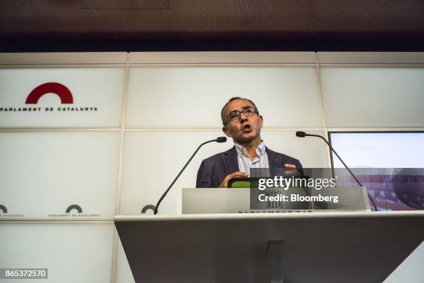 Joan Coscubiela, spokesman of Catalunya Si que es Pot, speaks during a news conference inside the Generalitat regional government offices in...