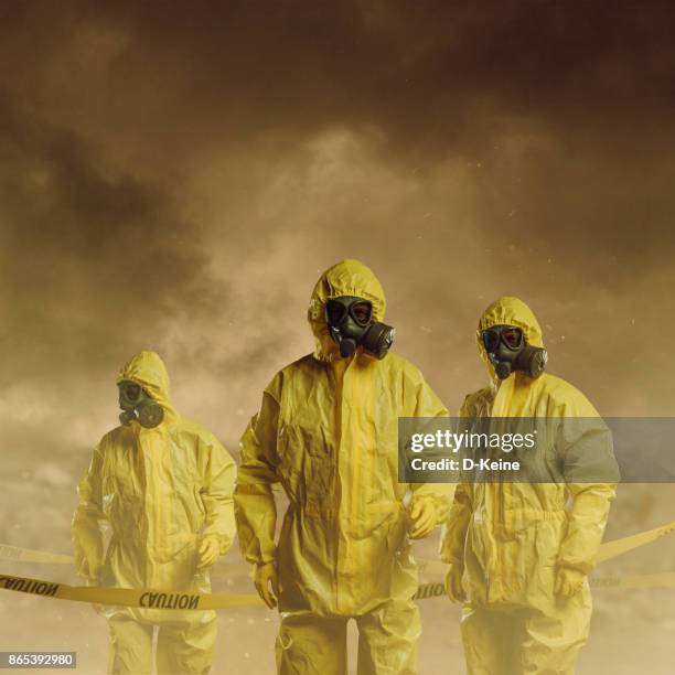 gevarenzone - stralingspak stockfoto's en -beelden