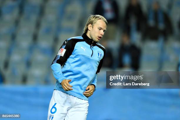 Oscar Lewicki of Malmo FF during the allsvenskan match between Malmo FF and AIK at Swedbank Stadion on October 23, 2017 in Malmo, Sweden.