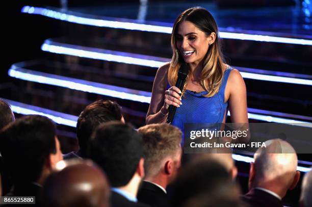 Layla Anna Lee Photos and Premium High Res Pictures - Getty Images